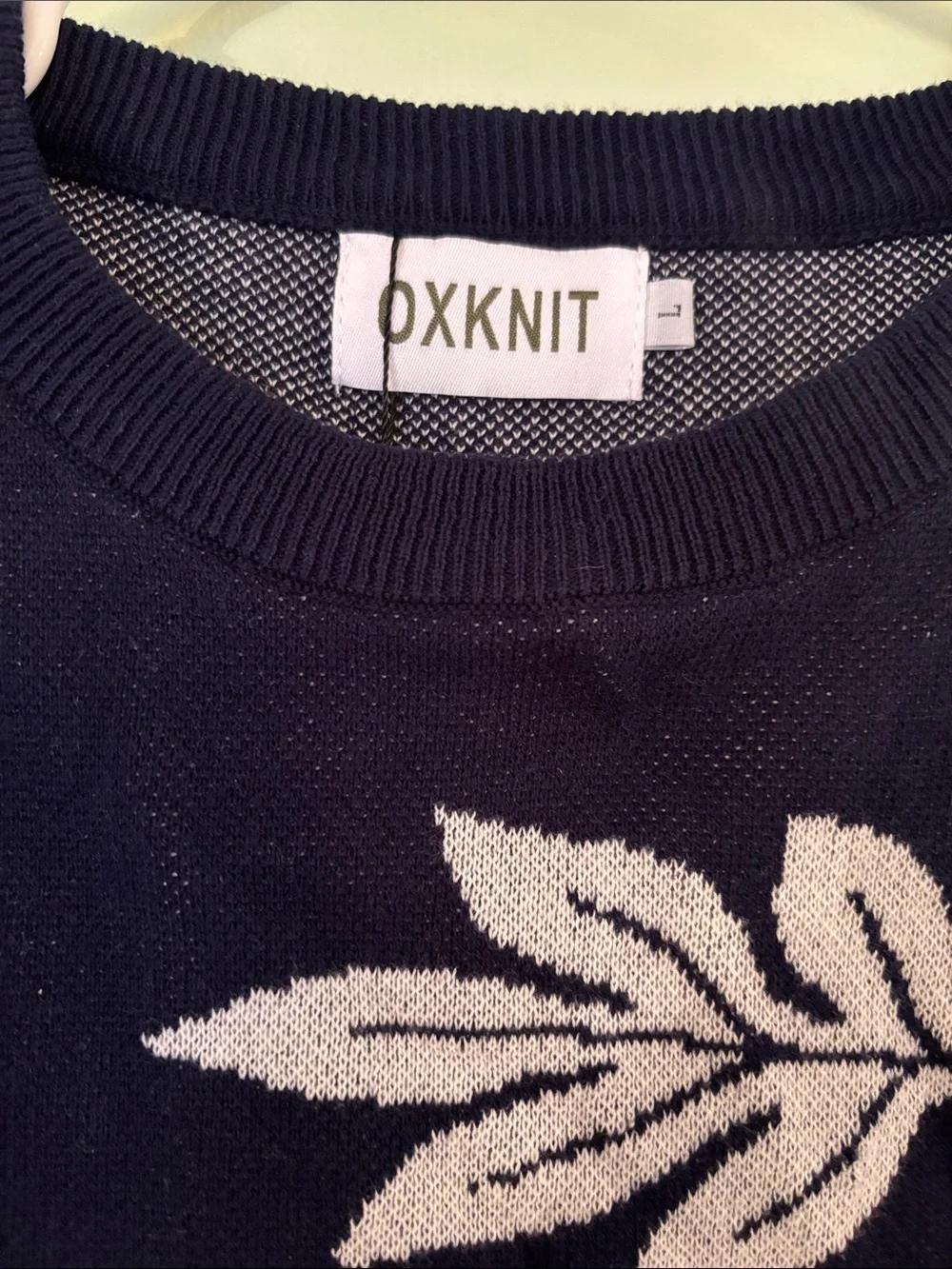 Oxknit Women's navy Sweater with white Floral Jacquard size large - Picture 2 of 6